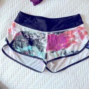 Lululemon Speed Shorts size 4